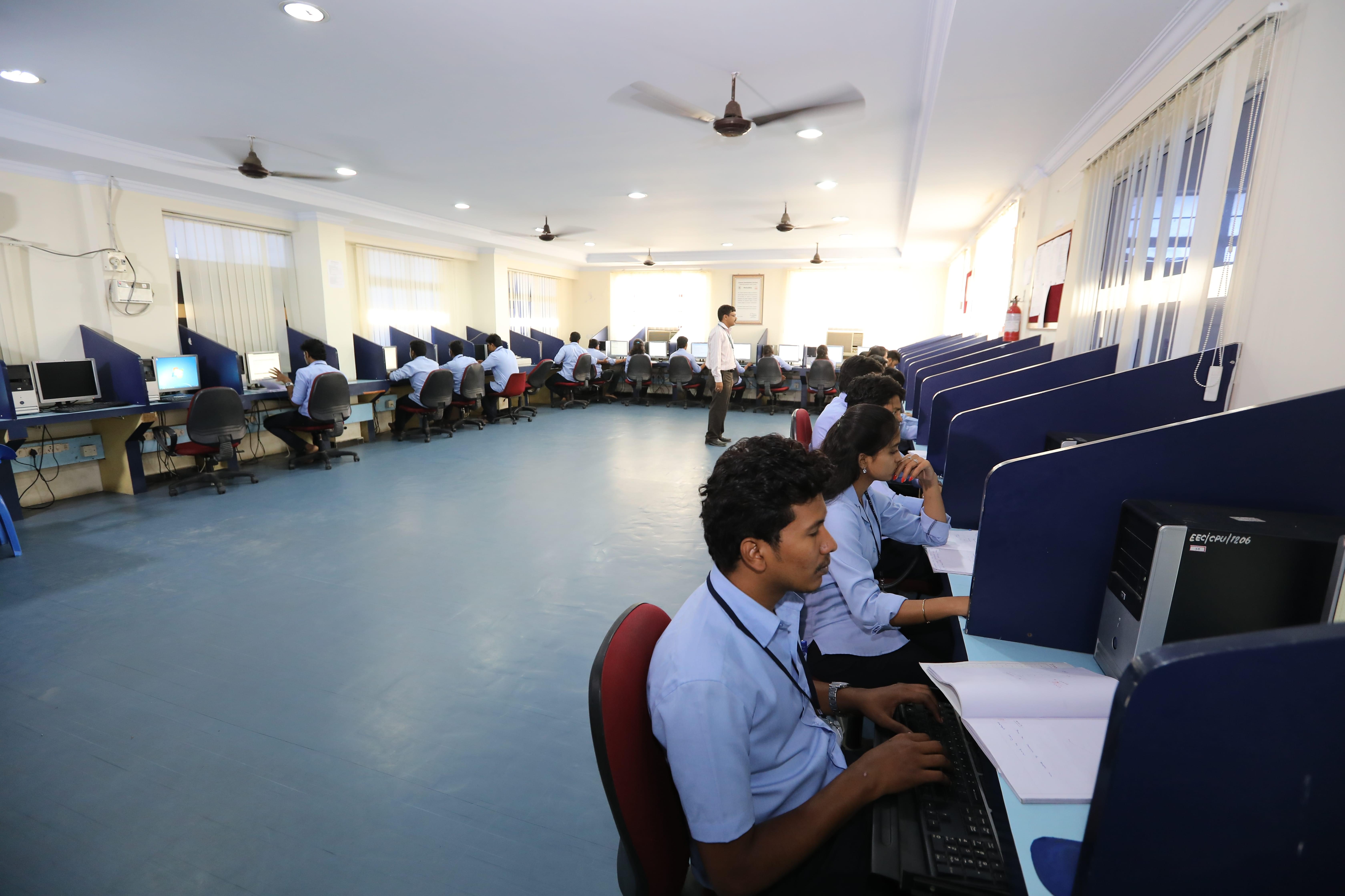 SRM Easwari Laboratories photo 11